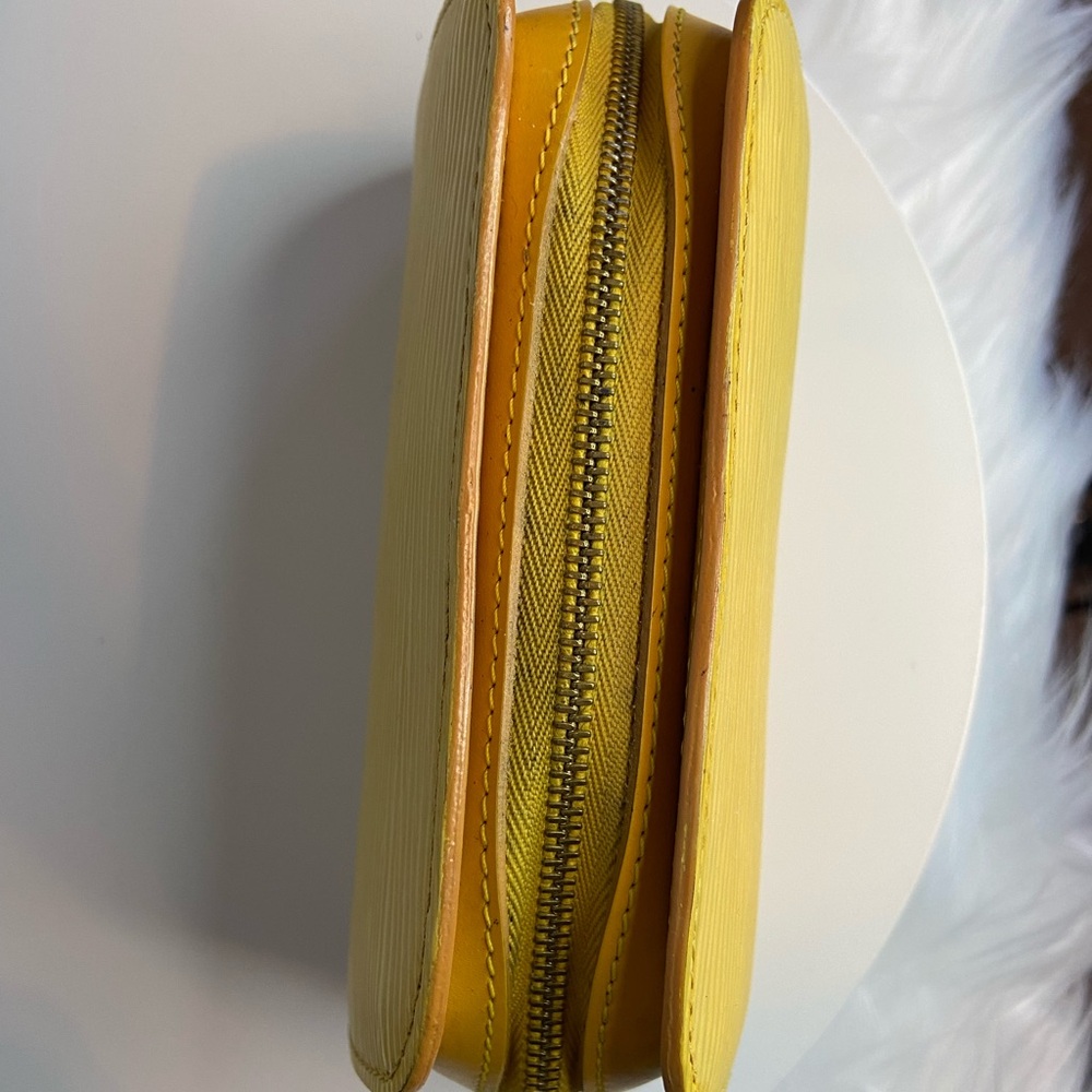 Louis Vuitton Dauphine Cosmetic Pouch Yellow EPI Leather - Picture 13 of 13